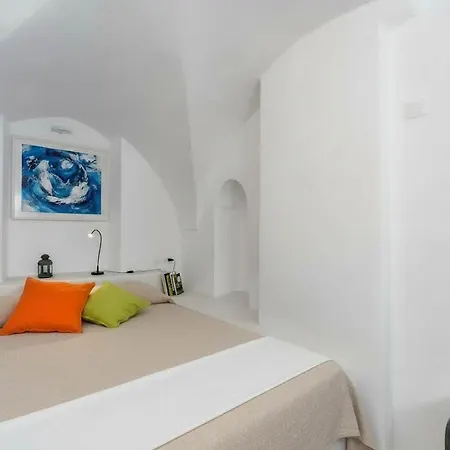 Poseidon's Water Escape Santorini Rooftop Jacuzzi *