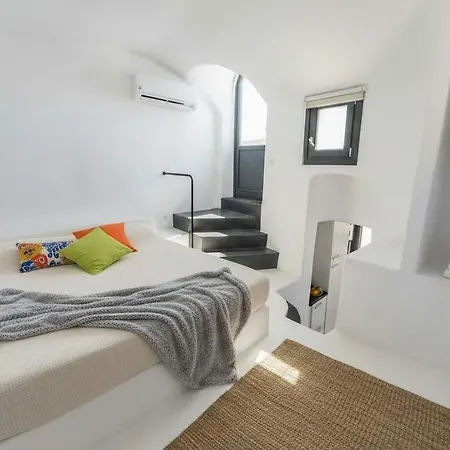 Poseidon's Water Escape Santorini Rooftop Jacuzzi Σπίτι διακοπών