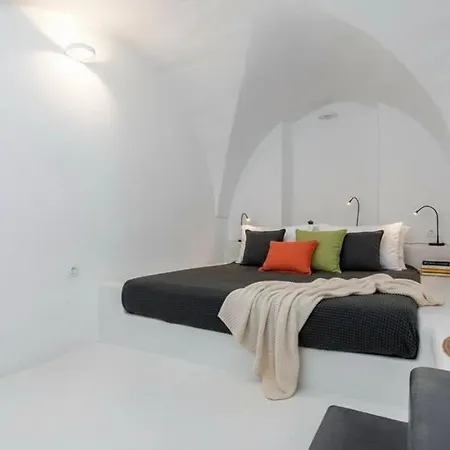 Σπίτι διακοπών Poseidon's Water Escape Santorini Rooftop Jacuzzi Εμπορειό