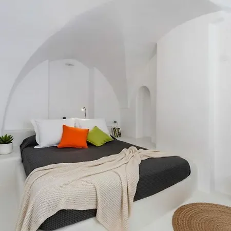 Poseidon's Water Escape Santorini Rooftop Jacuzzi *