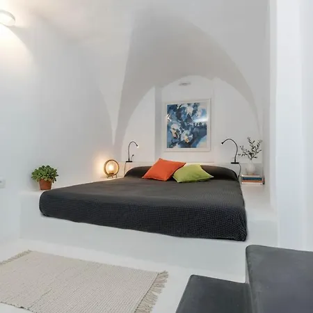 Σπίτι διακοπών Poseidon's Water Escape Santorini Rooftop Jacuzzi Εμπορειό